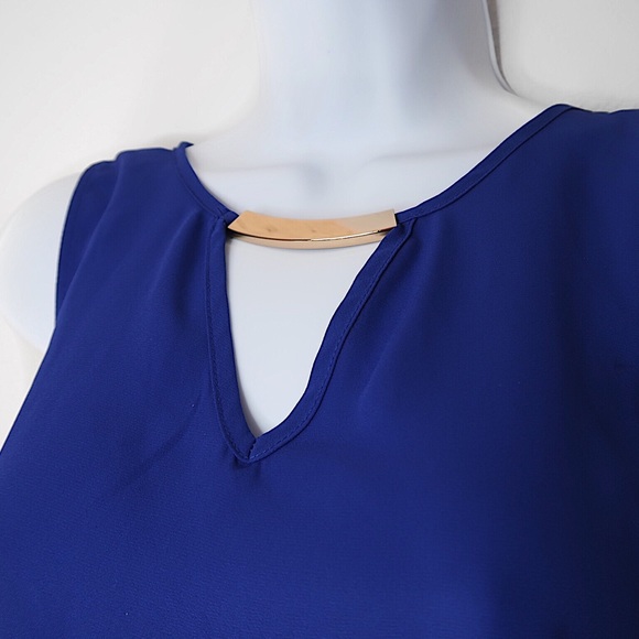 NWOT* Blue Sleeveless Blouse - Picture 3 of 5